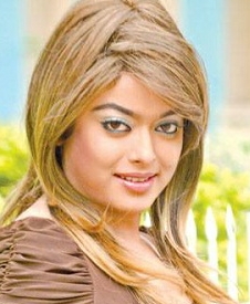 বিয়ের পিঁড়িতে নায়কা সাহারা